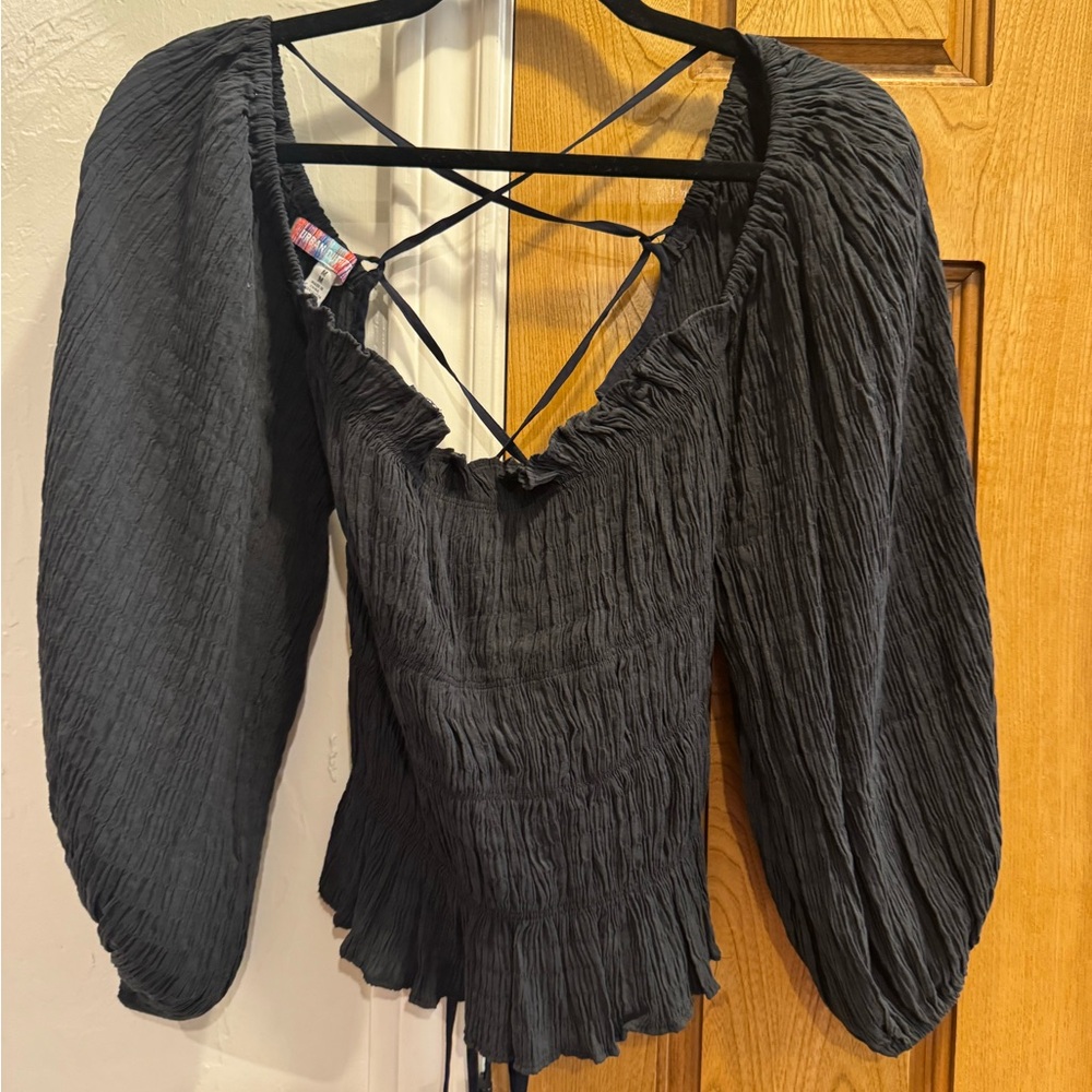 Urban Outfitters Navy Crinkle Blouse. NWOT. Size M.